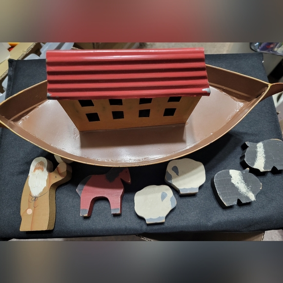 Noah's Ark Figurine Set Wooden Animal Figures with Metal Ark htf - Picture 2 of 16